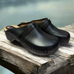 Swedish Form Clog Black Size 39